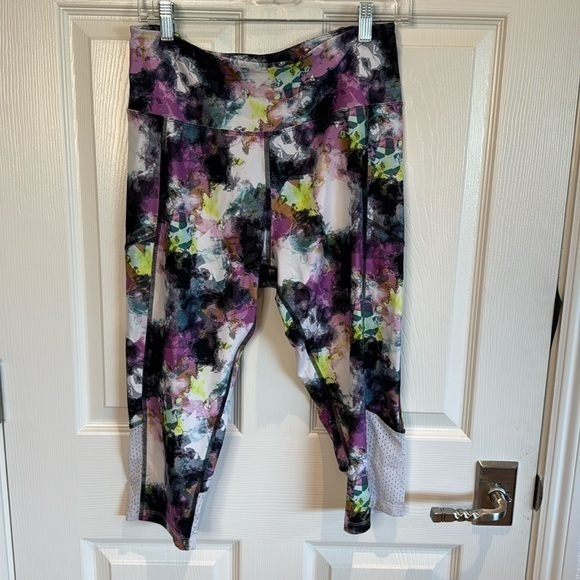 Marika leggings. Capri. Cute details, see photos. - Picture 1 of 5